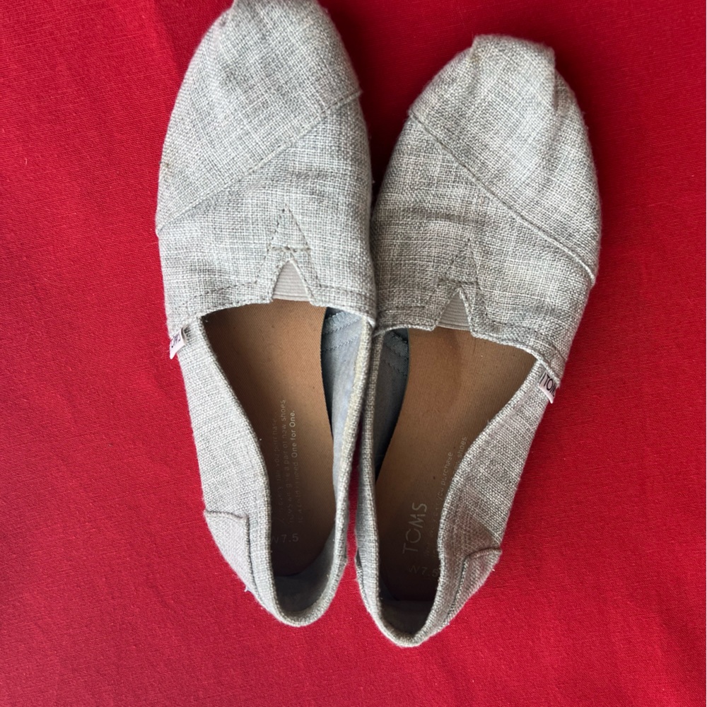 Tom’s Women’s Shoes.  Size 7.5